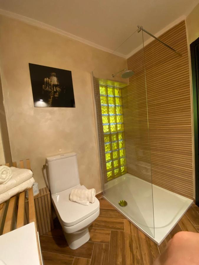 Victoriei Deluxe Suites ブカレスト エクステリア 写真