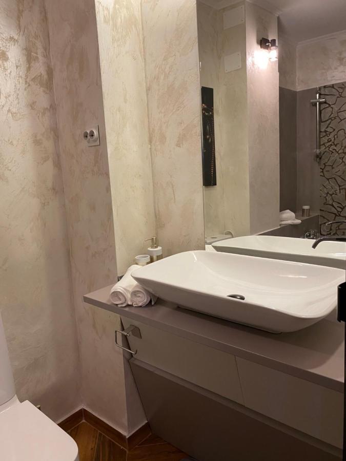 Victoriei Deluxe Suites ブカレスト エクステリア 写真